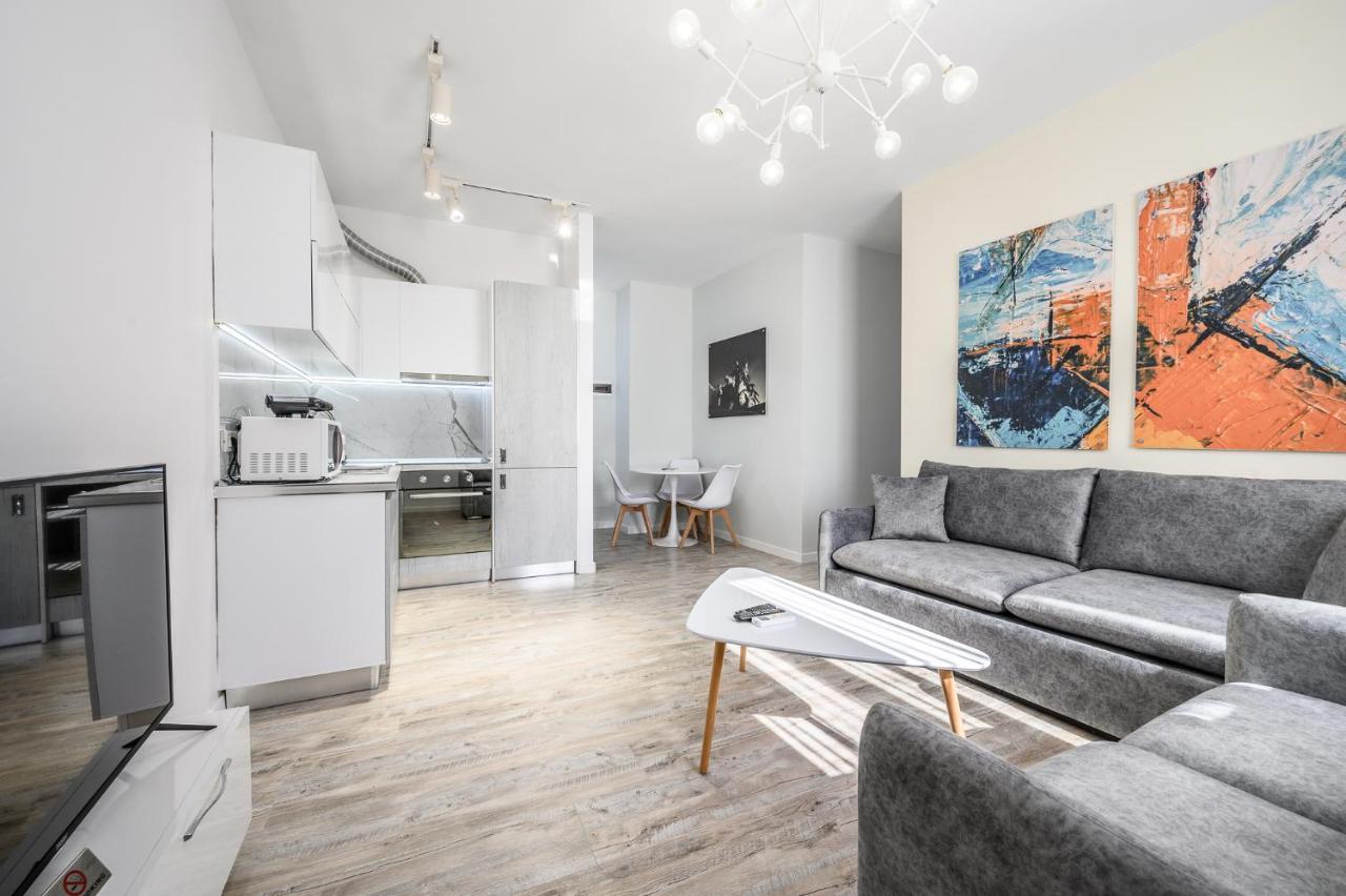 Miku Apartment-modernly Designed Downtown Tirana